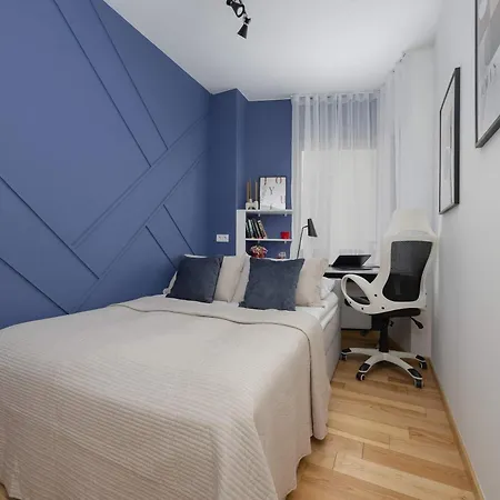 Stylish One Bedroom In With Parking By Renters